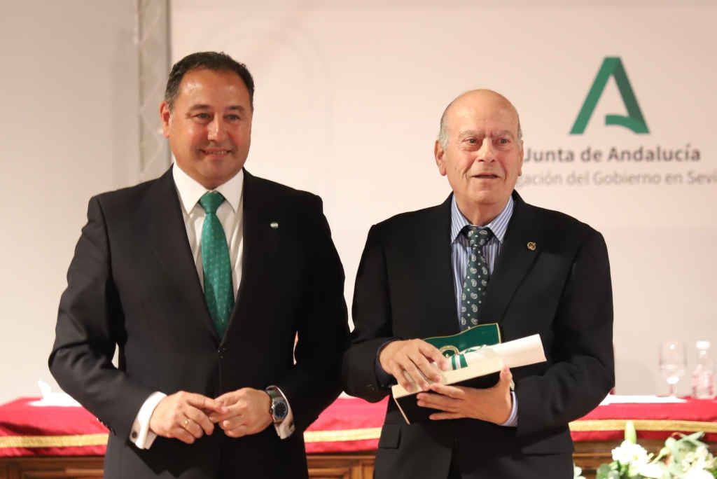 Entrega de la Medalla de Andalucía al Potaje Gitano de Utrera. Año 2023