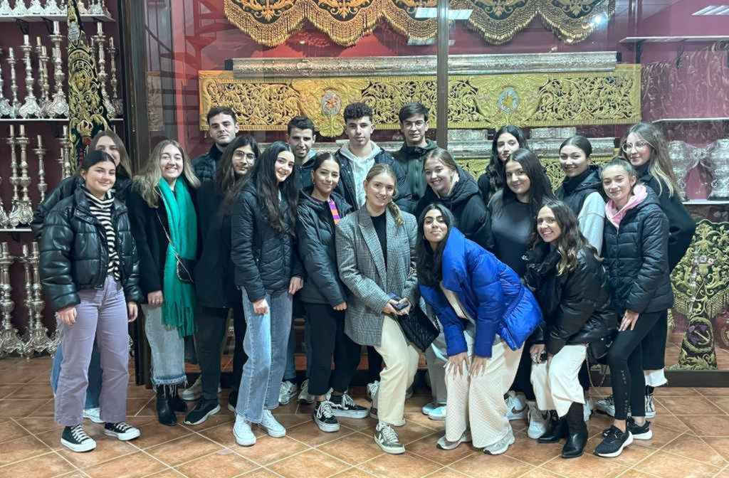 2025-03-30 – Encuentro-convivencia del grupo joven de la Hermandad con el de la Asociación Parroquial de Ntro. Padre Jesús en su Entrada en Jerusalén, de Trajano